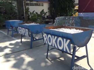 3,6 Juta Batang Rokok Ilegal-Ratusan Botol Miras Dimusnahkan