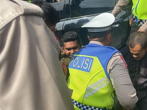 Terjaring Razia, 2 Pria di Aceh Kepergok Bawa 10 Kg Sabu