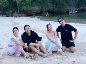 7 Foto Enzy Storia Liburan ke Bali Bareng Bestie, Cantik Natural Tanpa Makeup 7 Foto Enzy Storia Liburan ke Bali Bareng Bestie, Cantik Natural Tanpa Makeup