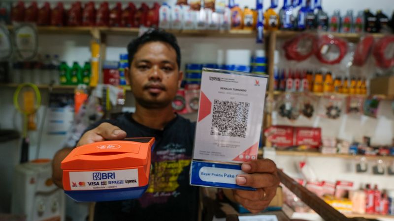 Jadi Agen UMi, Pria Ini Senang Bisa Bantu Usaha Kecil Warga Desa Palaes Jadi Agen UMi, Pria Ini Senang Bisa Bantu Usaha Kecil Warga Desa Palaes