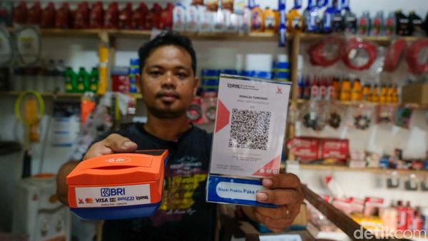 Jadi Agen UMi, Renaldi Senang Bantu Usaha Kecil Warga Desa Palaes