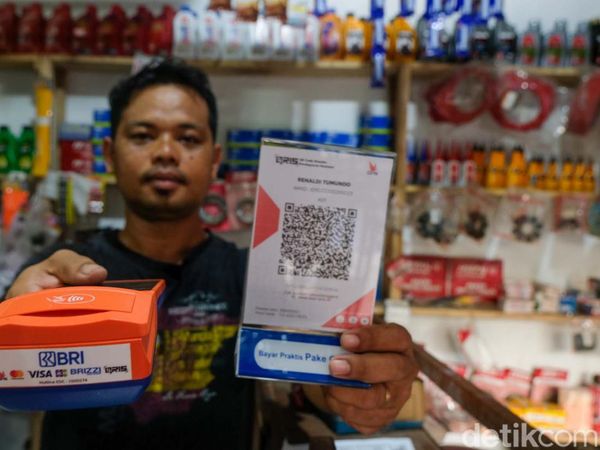 Jadi Agen UMi, Renaldi Senang Bantu Usaha Kecil Warga Desa Palaes