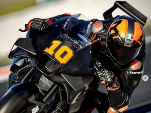 Buka-bukaan Bos Honda soal Rekrut Adik Valentino Rossi, Ternyata Gara-gara Ini Buka-bukaan Bos Honda soal Rekrut Adik Valentino Rossi, Ternyata Gara-gara Ini