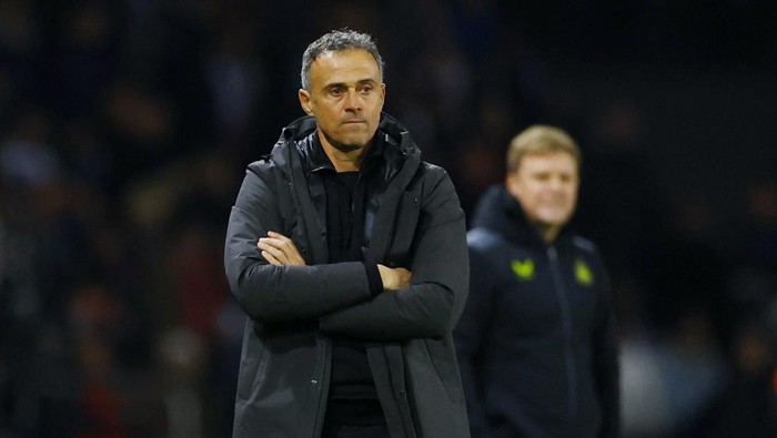 Soccer Football - Champions League - Group F - Paris St Germain v Newcastle United - Parc des Princes, Paris, France - November 28, 2023  Paris St Germain coach Luis Enrique REUTERS/Sarah Meyssonnier