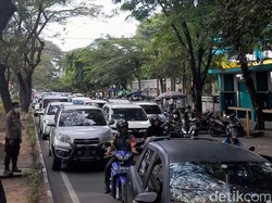 Lalin di Jalan Hertasning Makassar Macet Parah Sore Ini Imbas Demo Mahasiswa