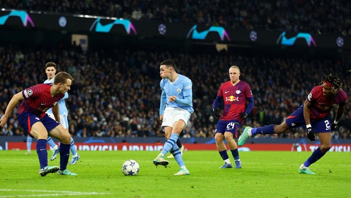 Manchester City vs RB Leipzig Soccer Football - Champions League - Group G - Manchester City v RB Leipzig - Etihad Stadium, Manchester, Britain - November 28, 2023 Manchester City's Phil Foden scores their second goal REUTERS/Carl Recine