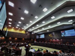 Alasan MK Tolak Gugatan Syarat Usia Capres-Cawapres