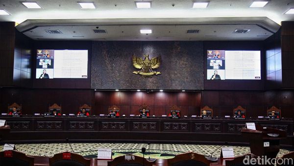 Momen MK Tolak Gugatan Syarat Usia Capres-cawapres