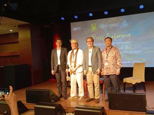 Pameran dan Lelang Lukisan Amal Digelar untuk Pahlawan Seni dan Olahraga