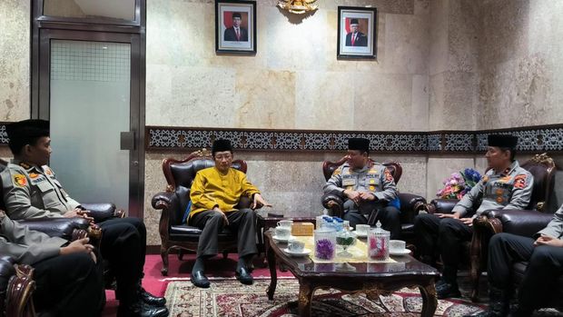 Satuan Tugas Operasi Nusantara Cooling System (NCS) menemui Ketua Umum PBNU KH Yahya Cholil Staquf dan Imam Besar Masjid Istiqlal KH Nasaruddin Umar dalam rangka pengamanan pelaksanaan Pemilu 2024.