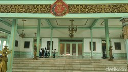 Mengintip Kehidupan Elite Jawa di Istana Mangkunegaran Solo