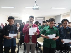 BEM Kampus Muhammadiyah Jatim-Bali Deklarasi Pemilu Damai di UMSurabaya