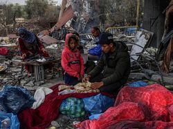 Tangis Anak-anak di RS Setelah Israel Bombardir Jalur Gaza