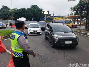 GT Baros 1-Pasteur Sempat Ditutup Beberapa Jam Imbas Aksi Buruh di Bandung