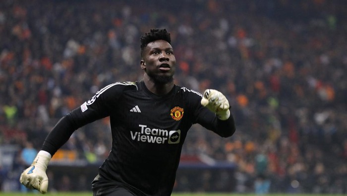 Soccer Football - Champions League - Group A - Galatasaray v Manchester United - RAMS Park, Istanbul, Turkey - November 29, 2023 Manchester Uniteds Andre Onana in action REUTERS/Dilara Senkaya