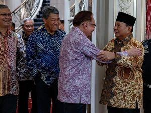 Bertemu Anwar Ibrahim, Prabowo Cerita Pernah Mandi di Kali Ciliwung