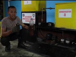 Inovasi Brigadir Agus Hartono Bantu Warga Kolaka, Olah Sampah Jadi BBM