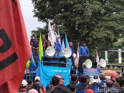 Mediasi Buruh dengan Pj Gubernur Jabar soal UMK 2024 Deadlock