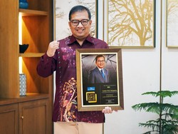 Direktur Keuangan dan Perencanaan Strategis Pegadaian Raih CFO Award 2023