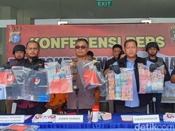 Tembak Korban-Sikat Rp 742 Juta, 2 Perampok Berpistol di Kampar Ditangkap