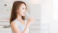 Mitos atau Fakta? Minum 8 Gelas Air Ternyata Tak Bikin Kulit Glowing