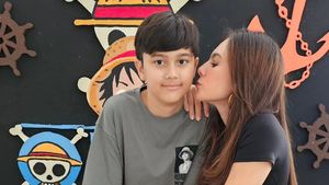 7 Potret Putra Bungsu Wulan Guritno yang Jarang Tersorot, Kini Sudah  Remaja