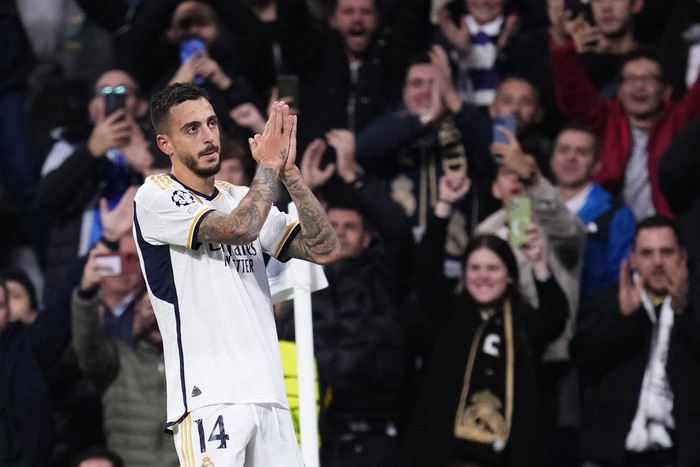 Real Madrid's Joselu celebrates after scoring his side's fourth goal during the Champions League Group C soccer match between Real Madrid and Napoli at the Santiago Bernabeu stadium in Madrid, Spain, Wednesday, Nov. 29, 2023. (AP Photo/Manu Fernandez)