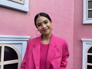 Suka Cari Matahari, Maudy Ayunda Nggak Takut Panas-panasan Suka Cari Matahari, Maudy Ayunda Nggak Takut Panas-panasan