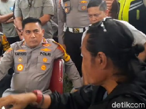 Kapolda Metro Ajak Dialog Massa Buruh di Bekasi, Minta Segera Bubar Kapolda Metro Ajak Dialog Massa Buruh di Bekasi, Minta Segera Bubar
