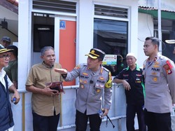 Kapolres Jaksel Cek Pos Satkamling di Mampang, Imbau Warga Waspada Curanmor