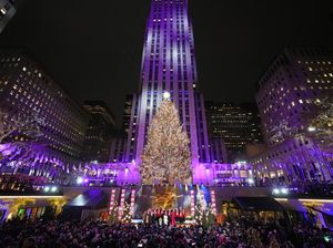 Kelap-kelip Pohon Natal Ikonik di Rockefeller Center