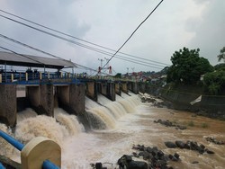 Bendung Katulampa Kembali Normal Siang Ini, Tinggi Muka Air 30 Cm