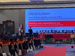 Mahfud Bicara Pentingnya Etika: Begitu Tersangka, Tahu Diri Mundur