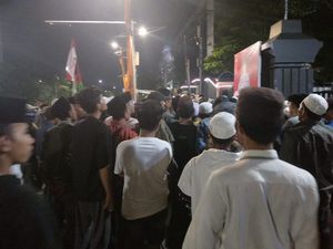 Pelaku Penghinaan Ulama dan Habaib di Surabaya Jadi Tersangka dan Ditahan Pelaku Penghinaan Ulama dan Habaib di Surabaya Jadi Tersangka dan Ditahan