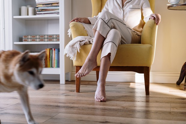 Membiarkan kaki bernapas