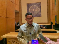 COVID di Singapura Melonjak 2 Kali Lipat, Sandiaga Minta Warga Pakai Masker Lagi