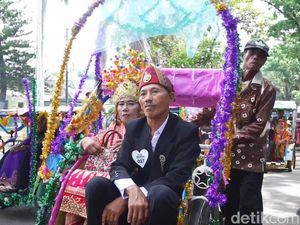 100 Pasang Calon Pengantin Ikut Program Nikah Massal di Palembang 100 Pasang Calon Pengantin Ikut Program Nikah Massal di Palembang