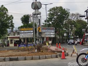 Pagar Jam Bersejarah di Malang Dibongkar, Tuai Kritik dari Sejarawan