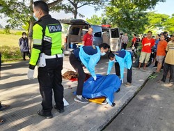 Panther Tewaskan Pemotor di Ngawi Angkut Rombongan Pengajian Gus Samsudin