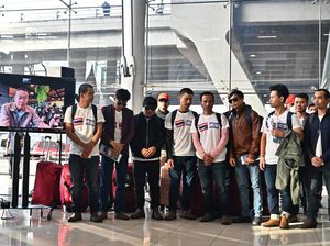 17 Sandera Thailand yang Dibebaskan Hamas Tiba di Bangkok