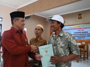 Bupati Kebumen Bagikan 323 Sertifikat Tanah untuk Warga Murtirejo
