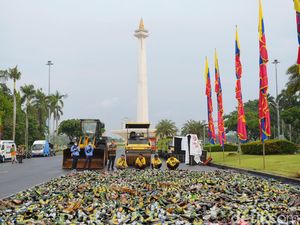 Satpol PP DKI Musnahkan 12.031 Botol Miras, Terbanyak Sitaan dari Jakbar