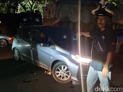 Pengendara Dongkol Setengah Jam Terjebak Demo Buruh di Jalan Pahlawan!
