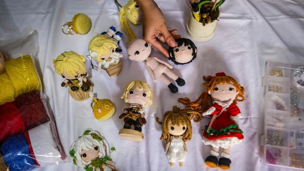 Mantap! Boneka Rajut Berkarakter Gim Buatan Depok Tembus Luar Negeri