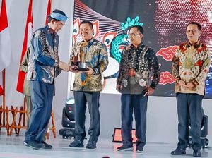 Pemkab Karawang Raih Penghargaan Digitalisasi Ekonomi Terbaik di Jabar Pemkab Karawang Raih Penghargaan Digitalisasi Ekonomi Terbaik di Jabar