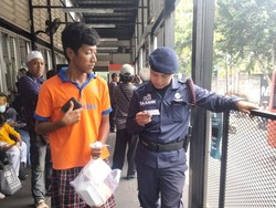 Viral Pria Diduga Hendak Onani di Bus TransJ, Langsung Diamankan di Halte