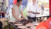 Kedekatan Putri Zulhas dan Nagita Slavina, Kulineran sampai Masak Bareng