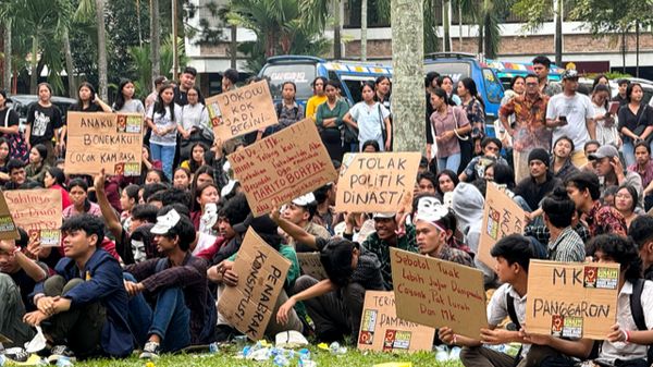 Ratusan Mahasiswa di Medan Gelar Mimbar Rakyat Tolak Politik Dinasti