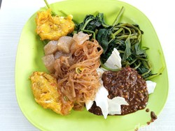 Huaah! Pedas Segar Rujak Gamel Khas Cirebon yang Unik