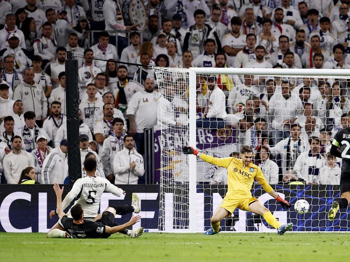 Soccer Football - Champions League - Group C - Real Madrid v Napoli - Santiago Bernabeu, Madrid, Spain - November 29, 2023
Real Madrid's Nico Paz celebrates scoring their third goal with teammates REUTERS/Juan Medina